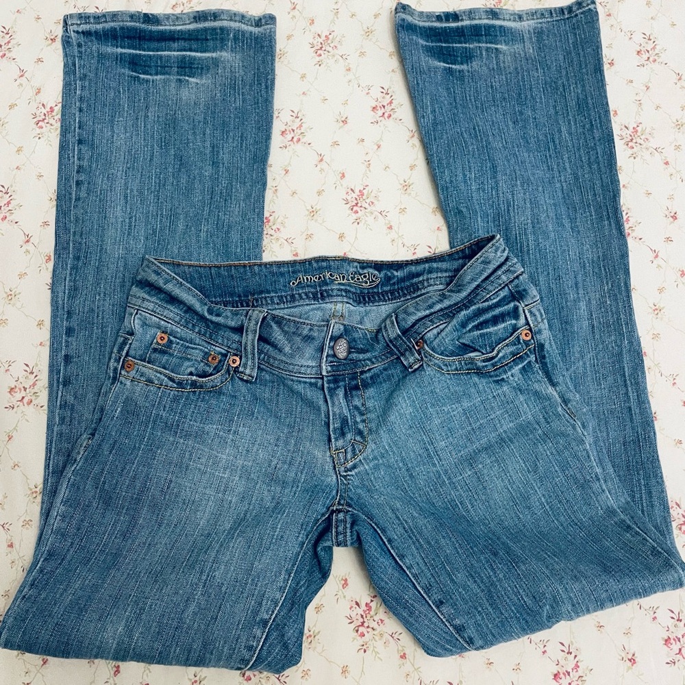 American eagle vintage low rise flared jeans!